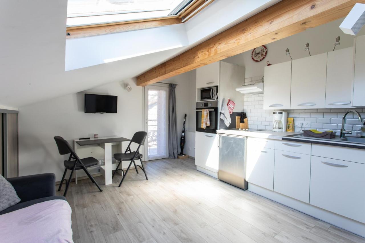 Le Coq Charmant Petit Studio En Centre Ville D'Амбрюн Екстериор снимка